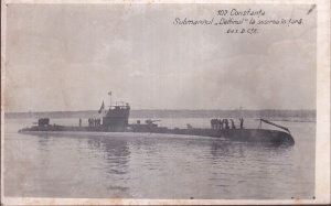 Constanta. Submarinul ,,Delfinul" la sosirea in tara (necirculata)