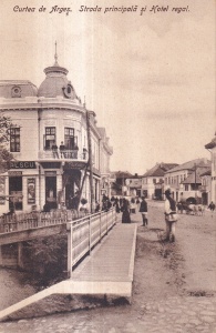 Curtea de Arges. Strada principala si Hotel regal (circa 1910, necirculata)