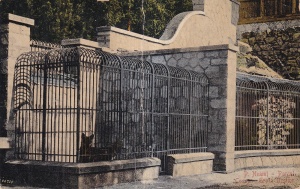 Piatra-Neamt. Parcul Cozla. Grota Ursilor (circulata 1921)