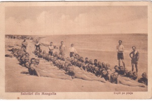Salutari din Mangalia. Copii pe plaja (circulat 1927)