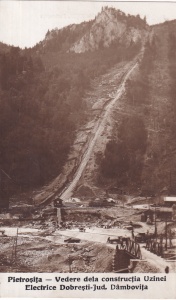 Pietrosita. Vedere dela constructia Uzinei Electrice Dobresti - Jud. Dambovita (circulata 1930)