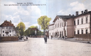 Salutari din Pitesti. Gara spre Bulevard si Locuintele functionarilor C. F. R. (necirculata)