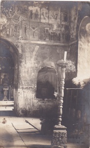 Interior din biserica manastirei Cozia cu mormantul lui ,,Mircea cel Batran" (necirculata)