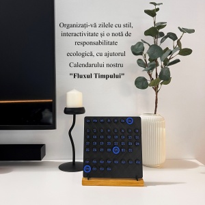 Calendar decorativ birou – Perpetuu, DECORADI®, Eco-friendly, Baza din Lemn Natural, Design Abstract, negru / albastru, 23cm – Cadou sau Decoratiune de interior cu design modern, Printat 3D din PLA ECO (plastic biodegradabil) - Img 4