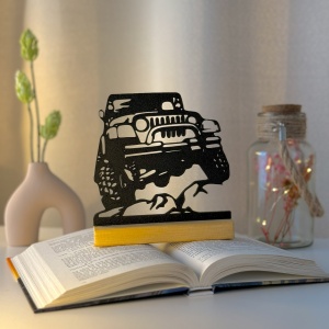 Decoratiune Casa, Masa clasica OFF-Road - DECORADI®, Eco-friendly, Baza din Lemn Natural, Cadou sau Decoratiune de interior pentru ideala iubitorii de masini, Design Modern, Negru 14.5cm, Printat 3D din PLA ECO(plastic biodegradabil)
