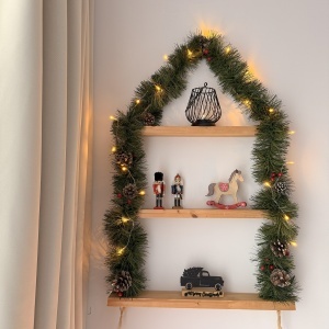 Decorațiune Crăciun, Mașinuță cu Brad și Text „Merry Christmas”– Eco-friendly, Baza din Lemn Natural, Negru 9.5cm, Handmade, Decor Interior Birou, Sufragerie, Cadou Crăciun, Printat 3D din PLA Eco (plastic biodegradabil), DECORADI® - Img 5