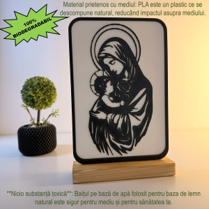 Decoratiune religioasa Fecioara Maria cu Pruncul – DECORADI®, Eco-friendly, Baza din Lemn Natural, Design Modern, Alb / Negru 22 cm – Cadou sau Decoratiune de interior spirituala si minimalista, Printat 3D din PLA Eco (plastic biodegradabil) - Img 3