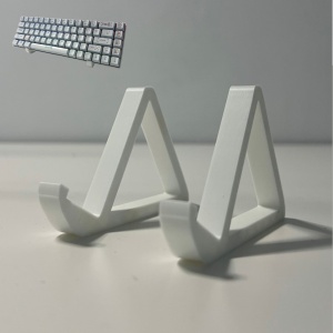 Set 2 suporti pentru tastatura imprimati 3D din PLA (Bioplastic), ALB, Permite eliberarea rapida a biroului, Pune in valoare tastaturile de colectie