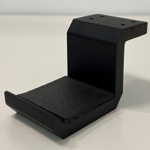 Suport casti sub birou, Primdere cu suruburi, Negru, imprimat 3D din PLA (Bioplastic), Material moale