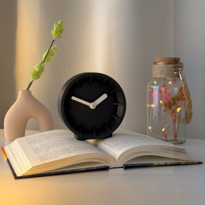 Ceas de birou - Mecanism SILENTIOS – DECORADI®, Eco-friendly, Design Modern, Negru, Diametru 11 cm – Cadou sau Ceas de camera decorativ cu design modern, Printat 3D din PLA ECO(plastic biodegradabil)