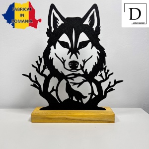 Decoratiune Casa, Lup – DECORADI®, Eco-friendly, Baza din Lemn Natural, Design Modern, Negru 21.5cm – Cadou sau Decoratiune de interior ideala pentru iubitorii de animale, Printat 3D din PLA ECO (plastic biodegradabil) - Img 2