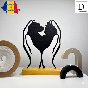 Decoratiune Casa, Caine si Pisica tinute in palme – DECORADI®, Eco-friendly, Baza din Lemn Natural, Design Modern, Negru 20cm – Cadou sau Decoratiune de interior ideala pentru iubitorii de animale, Printat 3D din PLA (plastic biodegradabil) - Img 2