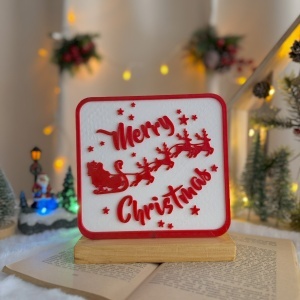 Decorațiune Crăciun, „Merry Christmas”– Eco-friendly, Baza din Lemn Natural, Alb/Rosu, 17cm, Handmade, Decor Interior Birou, Sufragerie, Cadou Crăciun, Printat 3D din PLA Eco (plastic biodegradabil), DECORADI®