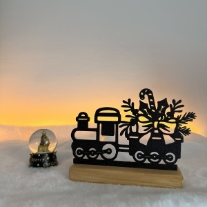 Decorațiune Crăciun, Trenuleț cu Cadouri– Eco-friendly, Baza din Lemn Natural, Negru, 12cm, Handmade, Decor Interior Birou, Sufragerie, Cadou Crăciun, Printat 3D din PLA Eco (plastic biodegradabil), DECORADI® - Img 2