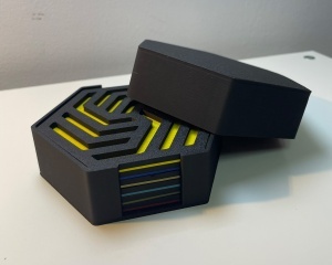 Set 6 suporturi / coastere pahare, dimensiune 9 X 10 cm, negru / multicolor, cutie inclusa, imprimate 3D, model 3004 - Img 2