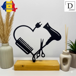 Decoratiune Casa, hair stylist – DECORADI®, Eco-friendly, Baza din Lemn Natural, Design Modern, Negru 14 cm – Cadou sau Decoratiune de interior ideala pentru frizeri, Printat 3D din PLA Eco (plastic biodegradabil) - Img 2