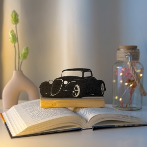 Decoratiune Casa, Hot Rod – DECORADI®, Eco-friendly, Baza din Lemn Natural, Cadou sau Decoratiune de interior pentru ideala iubitorii de masini, Design Modern, Negru 9 cm, Printat 3D din PLA Eco (plastic biodegradabil)