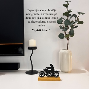 Decoratiune Casa, Motociclist – DECORADI®, Eco-friendly, Baza din Lemn Natural, Design Modern, Negru 12cm – Cadou sau Decoratiune de interior ideala pentru iubitorii de Moto, Printat 3D din PLA ECO(plastic biodegradabil) - Img 4