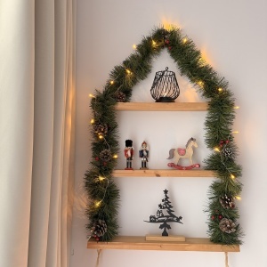 Decorațiune Crăciun, Brad "Crăciun Fericit" – Eco-friendly, Baza din Lemn Natural, Negru, 20.5cm, Handmade, Decor Interior Birou, Sufragerie, Cadou Crăciun, Printat 3D din PLA Eco (plastic biodegradabil), DECORADI® - Img 5