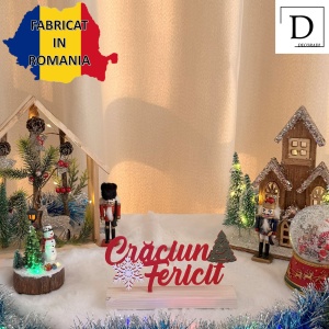 Decorațiune Crăciun Fericit – Eco-friendly, Baza din Lemn Natural, Multicolor 11.5cm, Handmade, Decor Interior Birou, Sufragerie, Cadou Crăciun, Printat 3D din PLA Eco (plastic biodegradabil), DECORADI® - Img 3