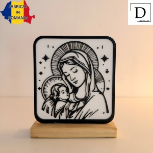 Decoratiune religioasa Fecioara Maria cu Pruncul – DECORADI®, Eco-friendly, Baza din Lemn Natural, Design Modern, Alb / Negru 17 cm – Cadou sau Decoratiune de interior spirituala si minimalista, Printat 3D din PLA Eco (plastic biodegradabil) - Img 2