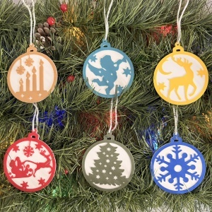 Set 6 ornamente brad Craciun Eco-friendly, Multicolor, diametru 9 cm, Cadou Crăciun, Printat 3D din PLA Eco (plastic biodegradabil), DECORADI®