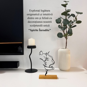 Decoratiune Casa, Chip feminin si pisica – DECORADI®, Eco-friendly, Baza din Lemn Natural, Design Modern, Negru 21cm – Cadou sau Decoratiune de interior ideala pentru iubitorii de animale, Printat 3D din PLA ECO (plastic biodegradabil) - Img 4