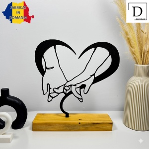 Decoratiune Casa, INDRAGOSTITI tinandu-se de mana – DECORADI®, Eco-friendly, Baza din Lemn Natural, Design Modern, Negru 16cm – Cadou sau Decoratiune de interior ideala pentru cupluri, Printat 3D din PLA Eco (plastic biodegradabil) - Img 2