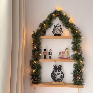 Decorațiune Crăciun, Glob cu Fundiță, Moș Crăciun și Fulgi de Zăpadă – Eco-friendly, Baza din Lemn Natural, Negru 22cm, Handmade, Decor Interior Birou, Sufragerie, Cadou Crăciun, Printat 3D din PLA Eco (plastic biodegradabil), DECORADI® - Img 5