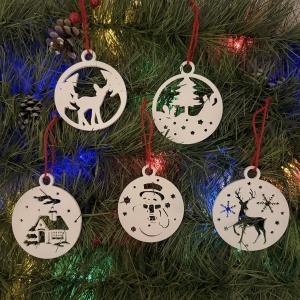 Set 5 ornamente brad Craciun Eco-friendly, Alb, diametru 9 cm, Cadou Crăciun, Printat 3D din PLA Eco (plastic biodegradabil), DECORADI®