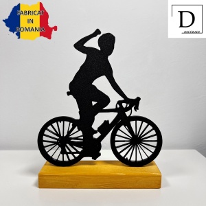Decoratiune Casa, Biciclist – DECORADI®, Eco-friendly, Baza din Lemn Natural, Design Modern, Negru 18cm – Cadou sau Decoratiune de interior ideala pentru ciclisti, Printat 3D din PLA Eco(plastic biodegradabil) - Img 2