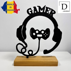 Decoratiune Casa, Casti Gaming – DECORADI®, Eco-friendly, Baza din Lemn Natural, Design Modern, Negru 17cm – Cadou sau Decoratiune de interior ideala pentru iubitorii de jocuri video, Printat 3D din PLA (plastic biodegradabil) - Img 2
