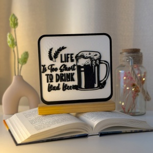 Decoratiune Casa, Halba cu Bere – DECORADI®, Eco-friendly, Baza din Lemn Natural, Design Abstract, alb / negru 17cm – Cadou sau Decoratiune de interior cu design modern, Printat 3D din PLA ECO (plastic biodegradabil)