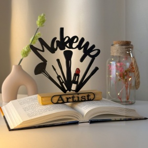 Decoratiune Casa, MakeUp Artist – DECORADI®, Eco-friendly, Baza din Lemn Natural, Design Modern, Negru 16.5cm – Cadou sau Decoratiune de interior ideala pentru salon de infrumusetare, Printat 3D din PLA ECO(plastic biodegradabil)