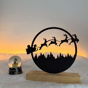 Decorațiune Crăciun, Moș Crăciun cu Renii – Eco-friendly, Baza din Lemn Natural, Negru 14.5cm, Handmade, Decor Interior Birou, Sufragerie, Cadou Crăciun, Printat 3D din PLA Eco (plastic biodegradabil), DECORADI® - Img 2