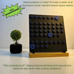 Calendar decorativ birou – Perpetuu, DECORADI®, Eco-friendly, Baza din Lemn Natural, Design Abstract, negru / albastru, 23cm – Cadou sau Decoratiune de interior cu design modern, Printat 3D din PLA ECO (plastic biodegradabil) - Img 3
