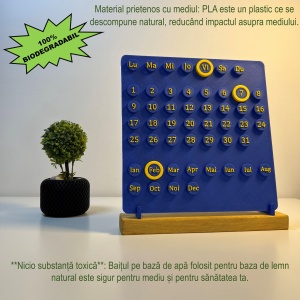 Calendar decorativ birou – Perpetuu, DECORADI®, Eco-friendly, Baza din Lemn Natural, Design Abstract, albastru / galben, 23cm – Cadou sau Decoratiune de interior cu design modern, Printat 3D din PLA ECO (plastic biodegradabil) - Img 3