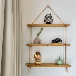 Decoratiune Casa, Masina Clasica Anii '80 – DECORADI®, Eco-friendly, Baza din Lemn Natural, Cadou sau Decoratiune de interior pentru ideala iubitorii de masini, Design Modern, Negru 9cm, Printat 3D din PLA Eco (plastic biodegradabil) - Img 3