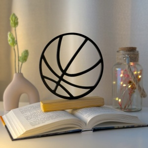 Decoratiune Casa, Minge de baschet – DECORADI®, Eco-friendly, Baza din Lemn Natural, Design Abstract, Negru 16.5cm – Cadou sau Decoratiune de interior ideala pentru iubitorii de sport, Printat 3D din PLA (plastic biodegradabil)