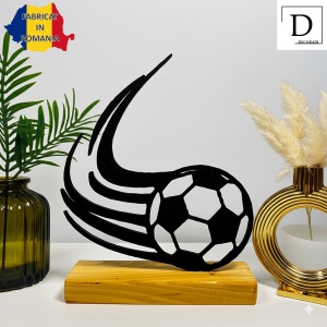 Decoratiune Casa, Minge de Fotbal – DECORADI®, Eco-friendly, Baza din Lemn Natural, Design Abstract, Negru 18cm – Cadou sau Decoratiune de interior ideala pentru iubitorii de sport, Printat 3D din PLA Eco (plastic biodegradabil) - Img 2