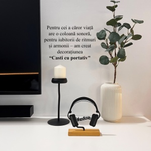 Decoratiune Casa, Casti cu portativ – DECORADI®, Eco-friendly, Baza din Lemn Natural, Design Modern, Negru 17cm – Cadou sau decoratiune de interior ideala pentru iubitorii de muzica, Printat 3D din PLA Eco (plastic biodegradabil) - Img 4