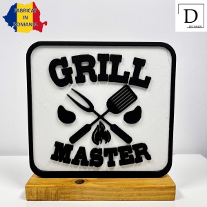 Decoratiune Casa, Grill Master – DECORADI®, Eco-friendly, Baza din Lemn Natural, Design Modern, alb / negru 17cm – Cadou sau Decoratiune de interior ideala pentru iubitorii de gratare, Printat 3D din PLA (plastic biodegradabil) - Img 2