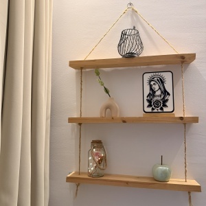 Decoratiune religioasa Fecioara Maria – DECORADI®, Eco-friendly, Baza din Lemn Natural, Design Modern, Alb / Negru 22 cm – Cadou sau Decoratiune de interior spirituala si minimalista, Printat 3D din PLA Eco (plastic biodegradabil) - Img 5