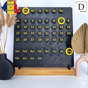 Calendar decorativ birou – Perpetuu, DECORADI®, Eco-friendly, Baza din Lemn Natural, Design Abstract, negru / galben, 23cm – Cadou sau Decoratiune de interior cu design modern, Printat 3D din PLA ECO (plastic biodegradabil) - Img 2