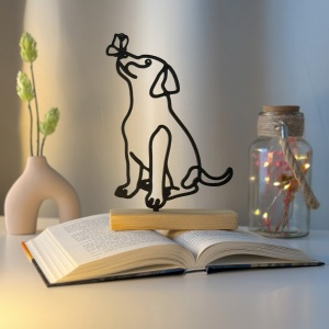 Decoratiune Casa, Catel cu fluture pe nas – DECORADI®, Eco-friendly, Baza din Lemn Natural, Design Modern, Negru 20.5cm – Cadou sau Decoratiune de interior ideala pentru iubitorii de animale, Printat 3D din PLA (plastic biodegradabil)