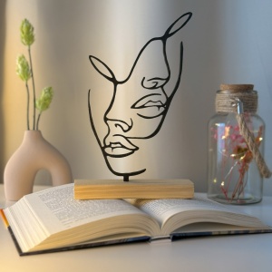 Decoratiune Casa, Chipuri Unite – DECORADI®, Eco-friendly, Baza din Lemn Natural, Cadou ideal pentru INDRAGOSTITI, Negru 21.5 cm – Decoratiune de interior cu Design Modern, Printat 3D din PLA Eco (plastic biodegradabil)