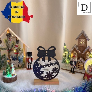 Decorațiune Crăciun, Glob cu Fundiță, Moș Crăciun și Fulgi de Zăpadă – Eco-friendly, Baza din Lemn Natural, Negru 22cm, Handmade, Decor Interior Birou, Sufragerie, Cadou Crăciun, Printat 3D din PLA Eco (plastic biodegradabil), DECORADI® - Img 3