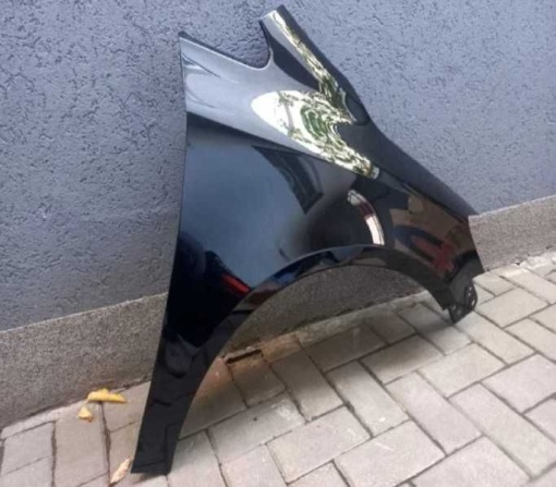 Aripa Fata Dreapta VW Golf 5/V Plus An 2005-2009 Vopsita Negru - Disponibil în rate - Img 3