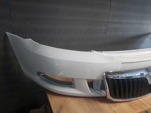Bara Fata&amp;Grila Radiator Skoda Octavia 2/II FSL 2008-2013 (LB9A (Alb)) - Disponibil în rate - Img 2