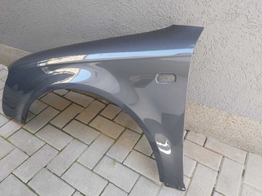 Aripa Fata Stanga Audi A4 B7 An 2004-2007 Vopsita Gri Inchis - Disponibil în rate - Img 3
